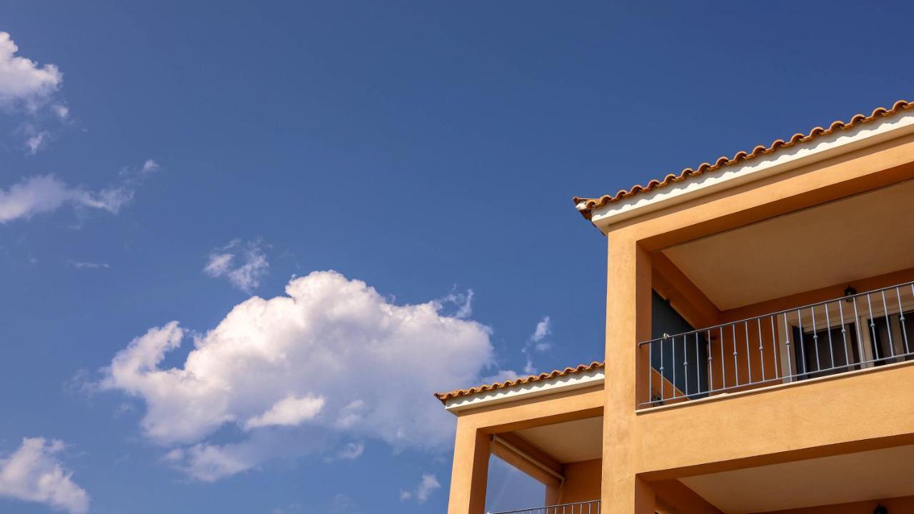 Niovi Seaview Apartments Agioi Apostoloi  Bagian luar foto