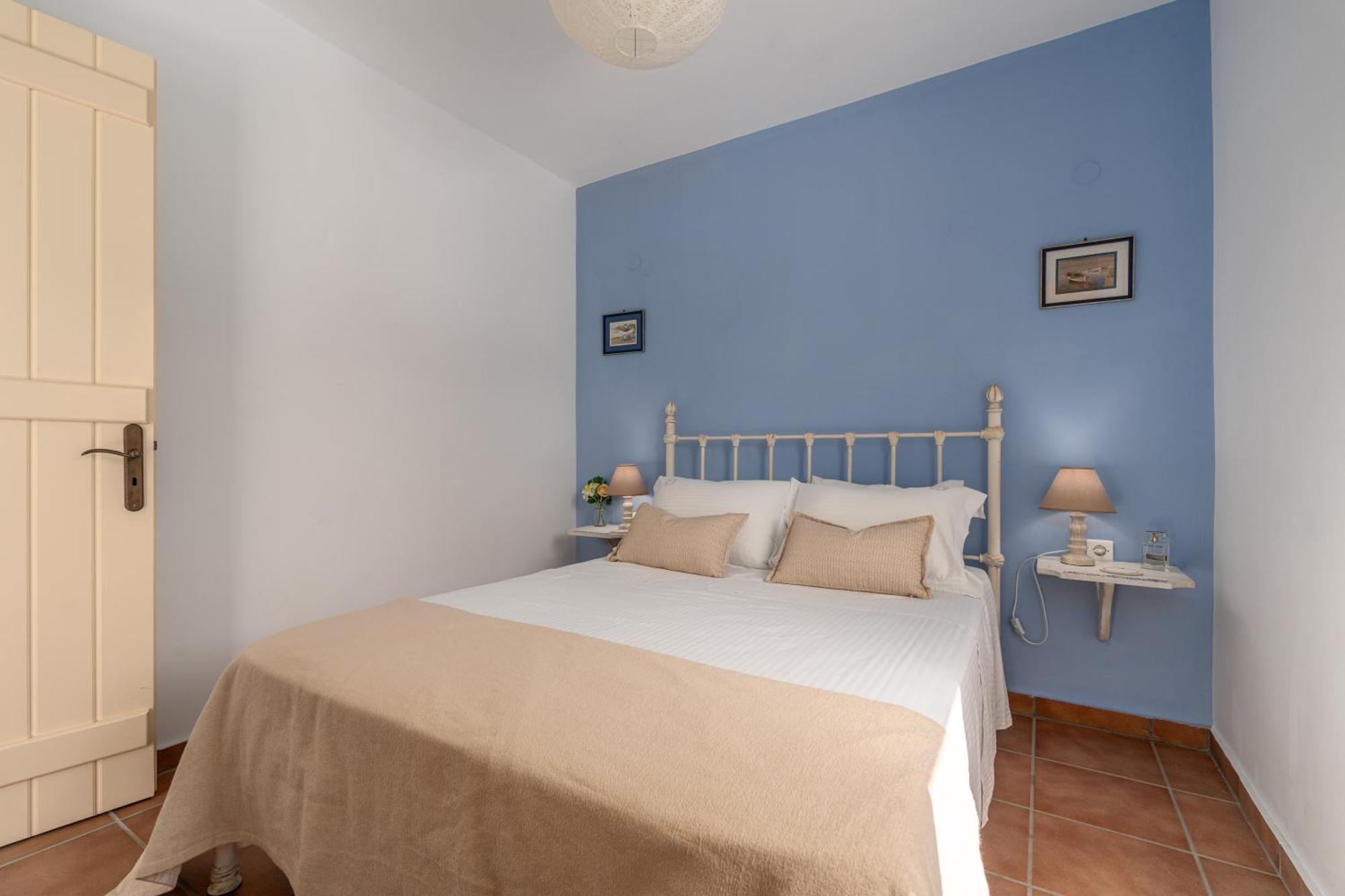 Niovi Seaview Apartments Agioi Apostoloi  Bagian luar foto