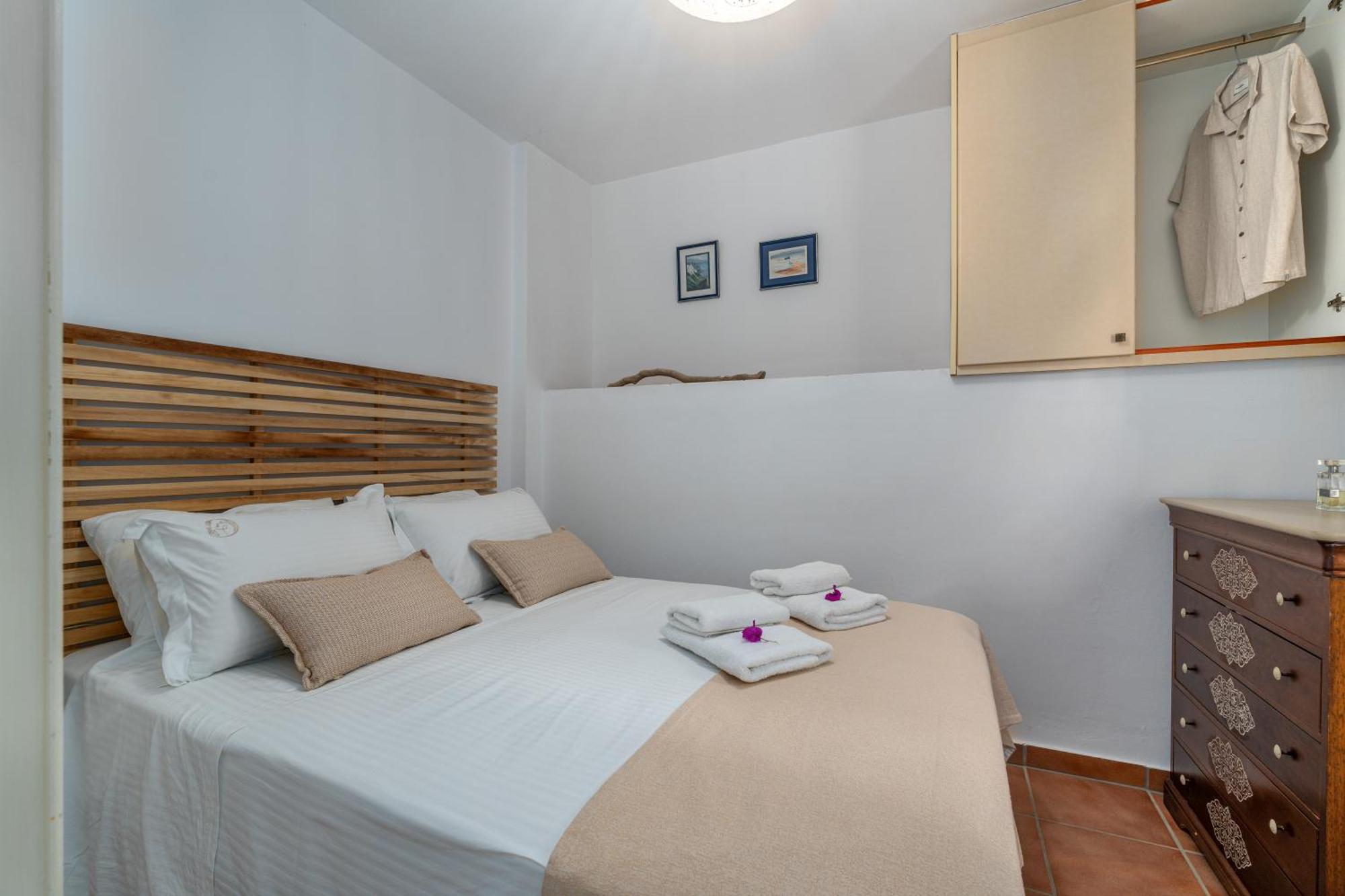 Niovi Seaview Apartments Agioi Apostoloi  Bagian luar foto