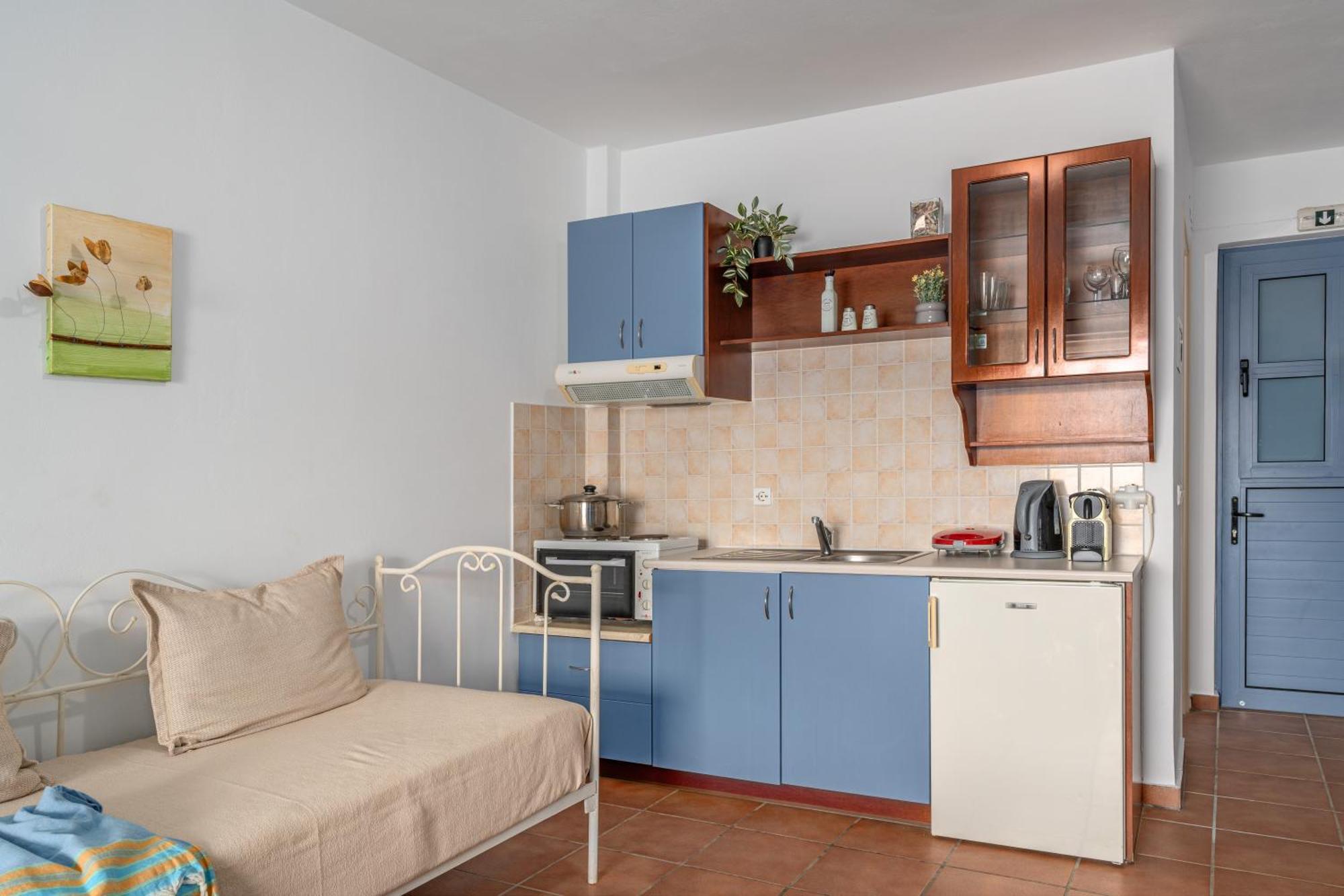 Niovi Seaview Apartments Agioi Apostoloi  Bagian luar foto
