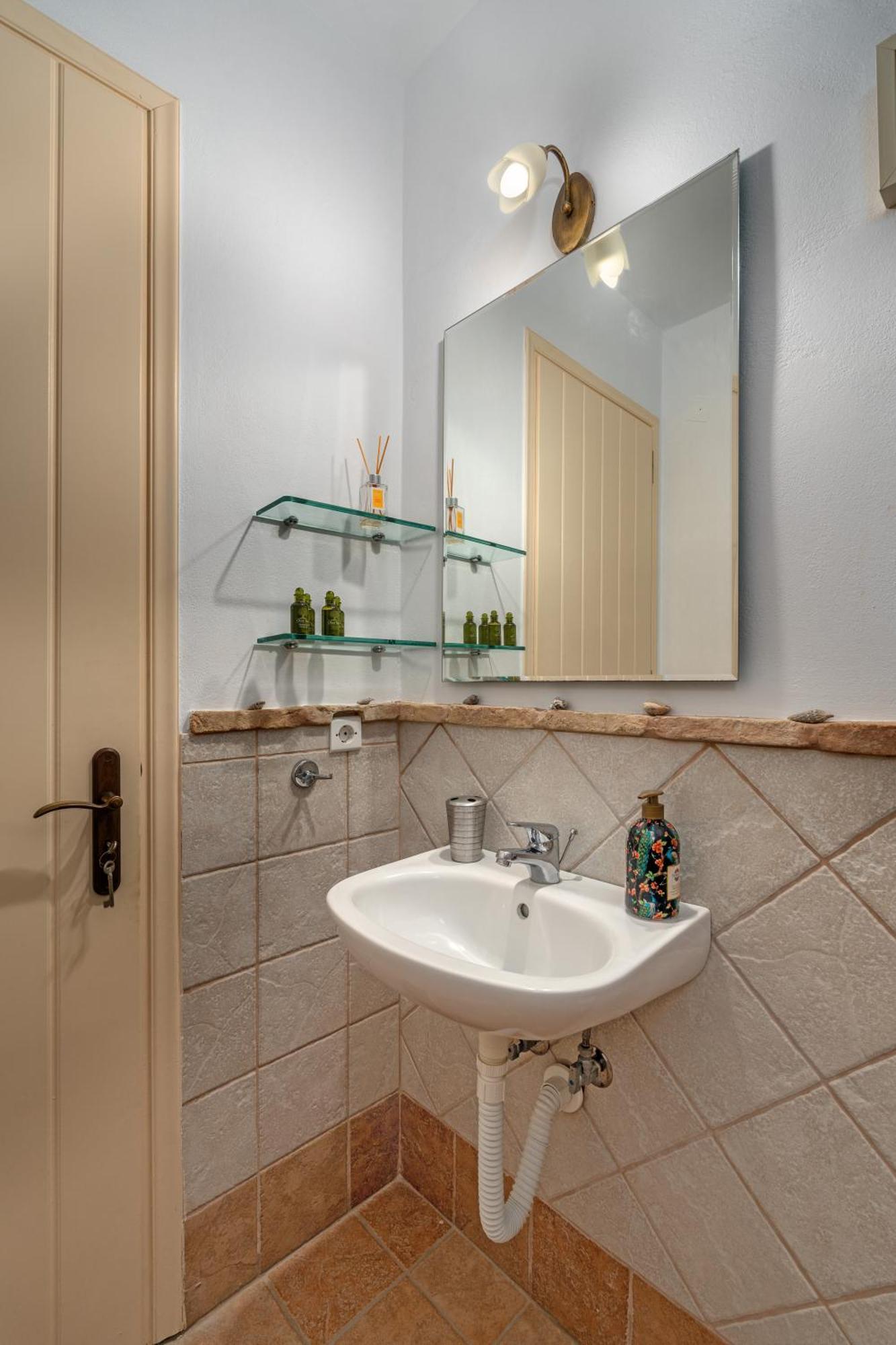Niovi Seaview Apartments Agioi Apostoloi  Bagian luar foto