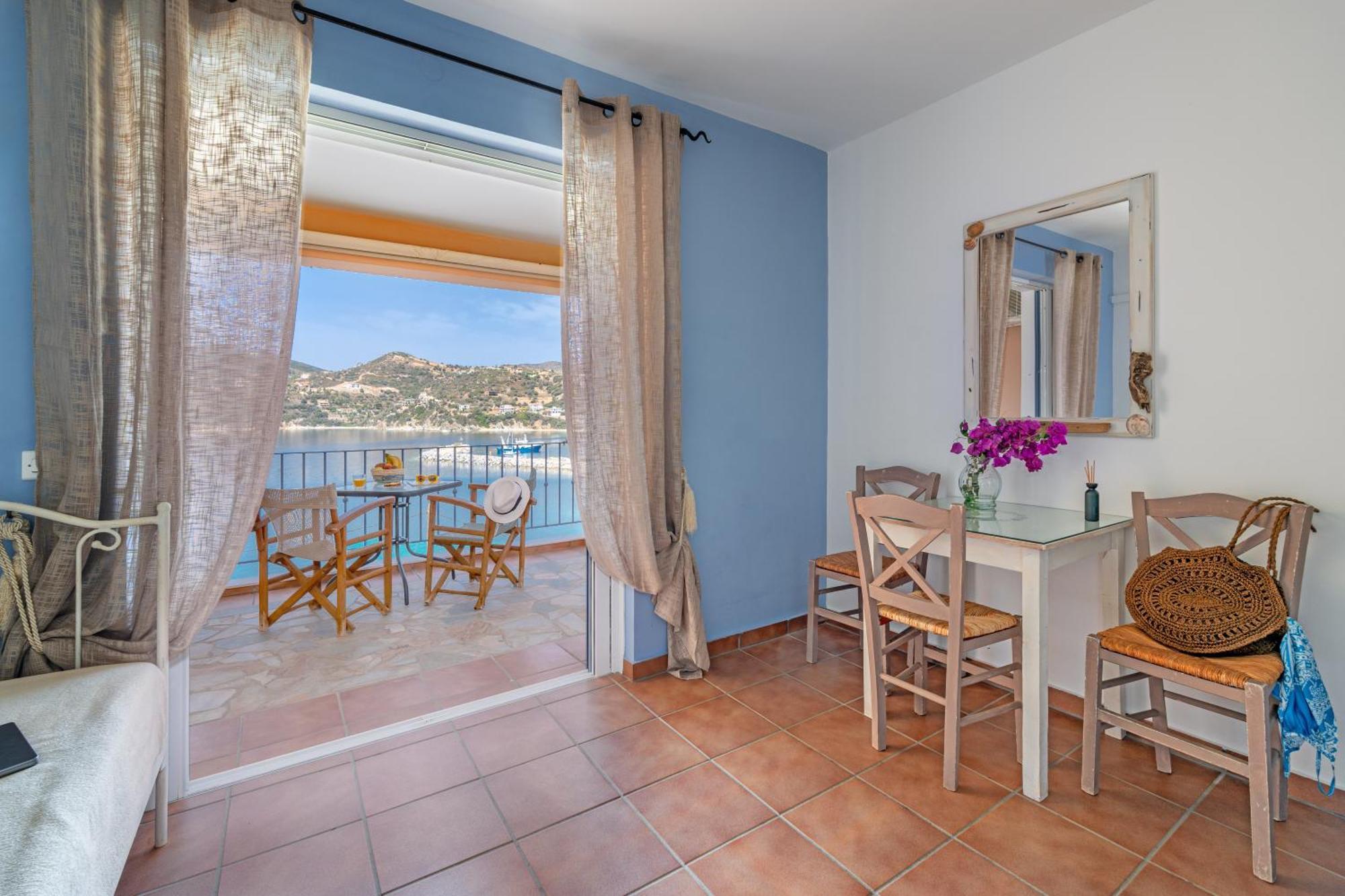 Niovi Seaview Apartments Agioi Apostoloi  Bagian luar foto